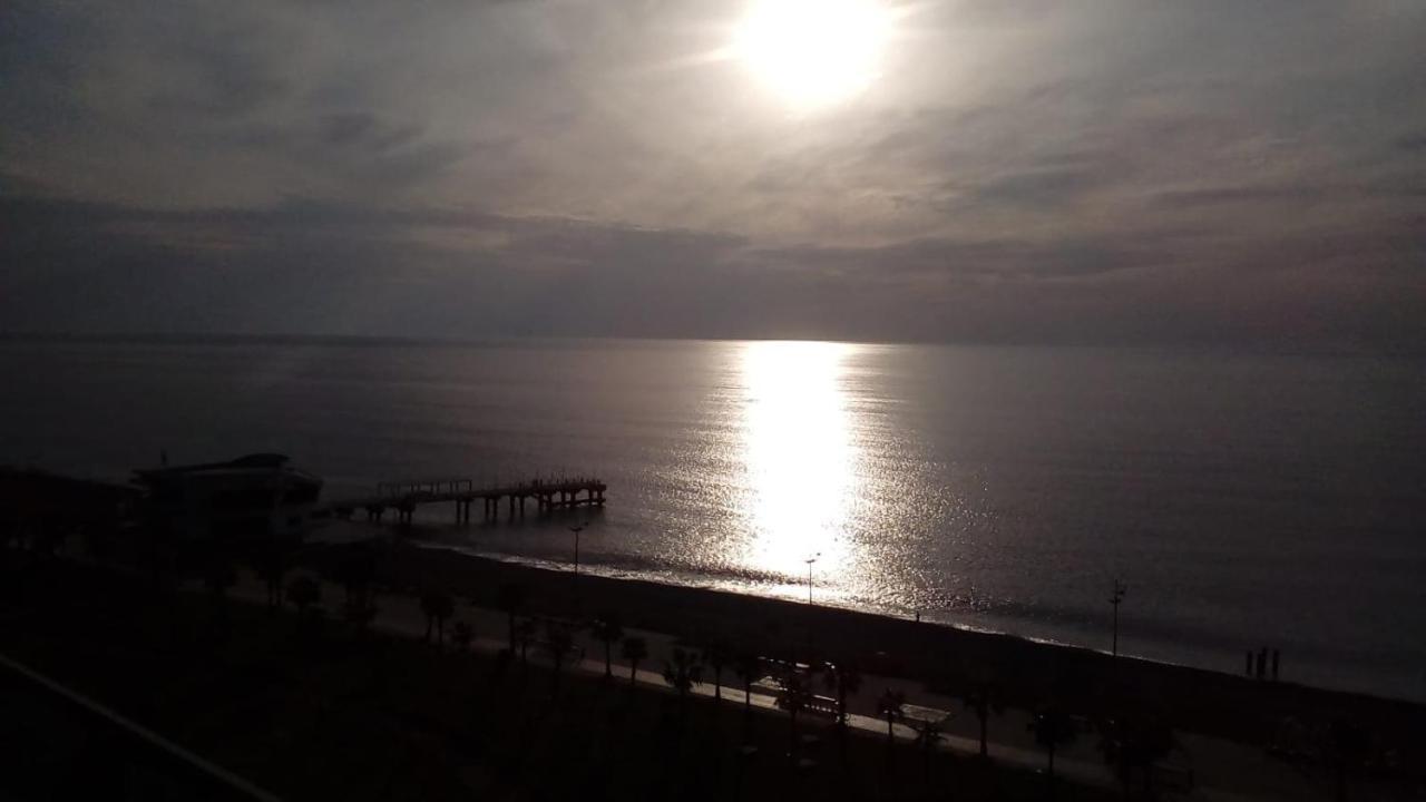 Batumi Beach Tower Bagian luar foto